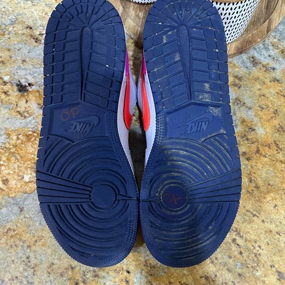 Jordan 1 size 7 - Picture 8 of 9